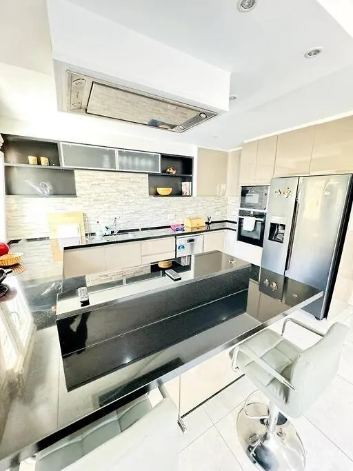 Central Flat Terrace & Bbq Benalmadena Apartment